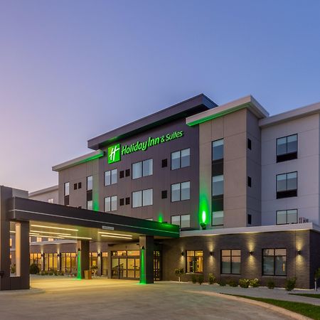 Holiday Inn & Suites Cedar Falls-Waterloo Event Ctr By Ihg Екстериор снимка