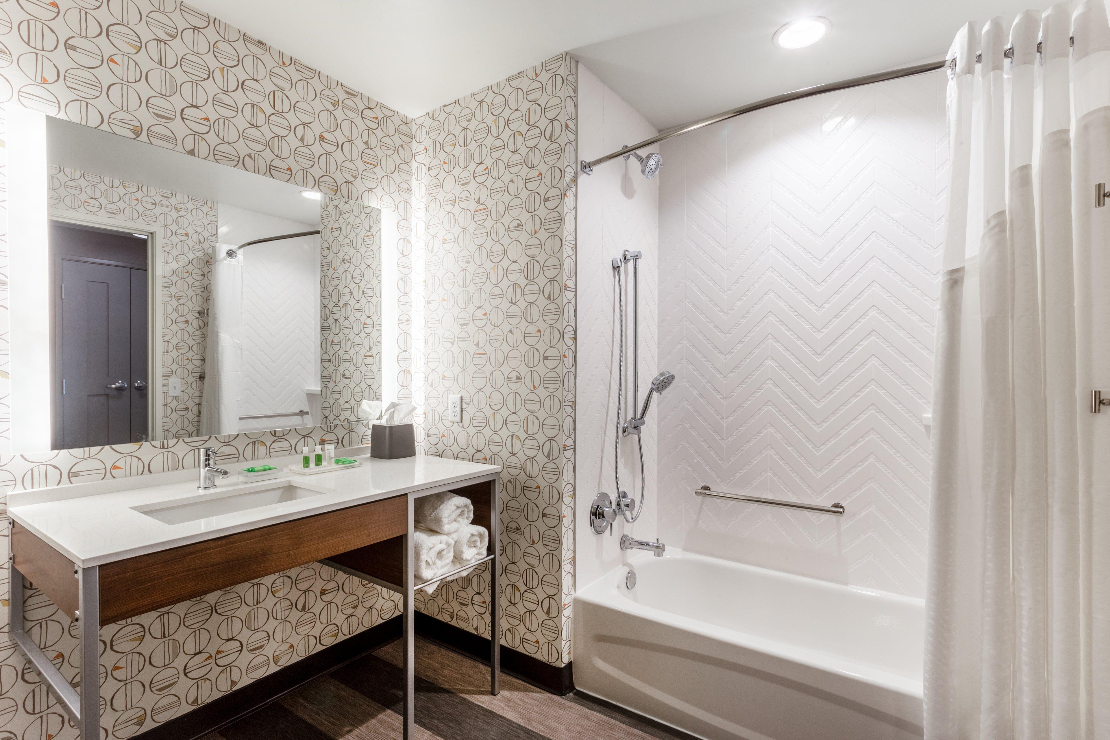 Holiday Inn & Suites Cedar Falls-Waterloo Event Ctr By Ihg Екстериор снимка
