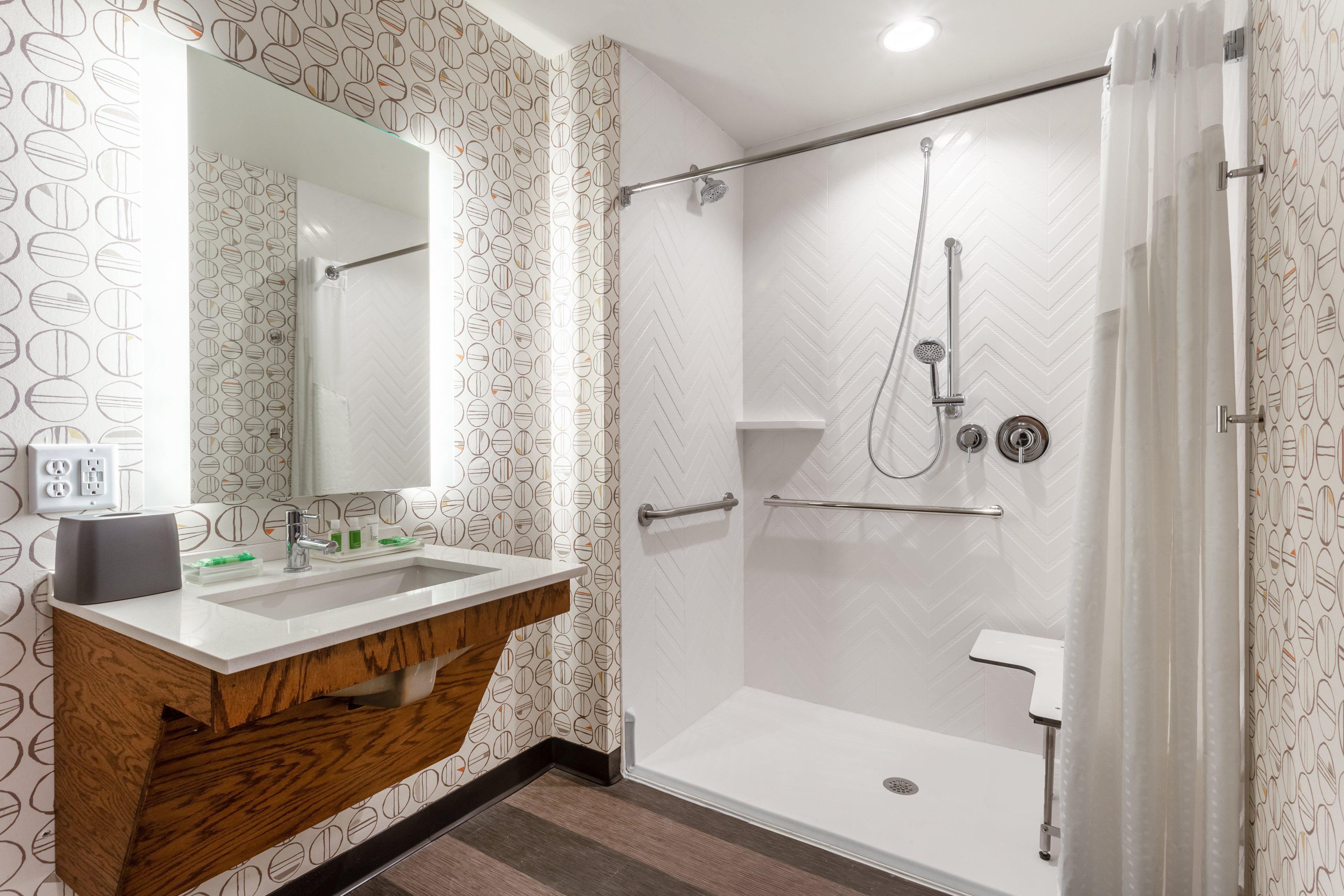Holiday Inn & Suites Cedar Falls-Waterloo Event Ctr By Ihg Екстериор снимка