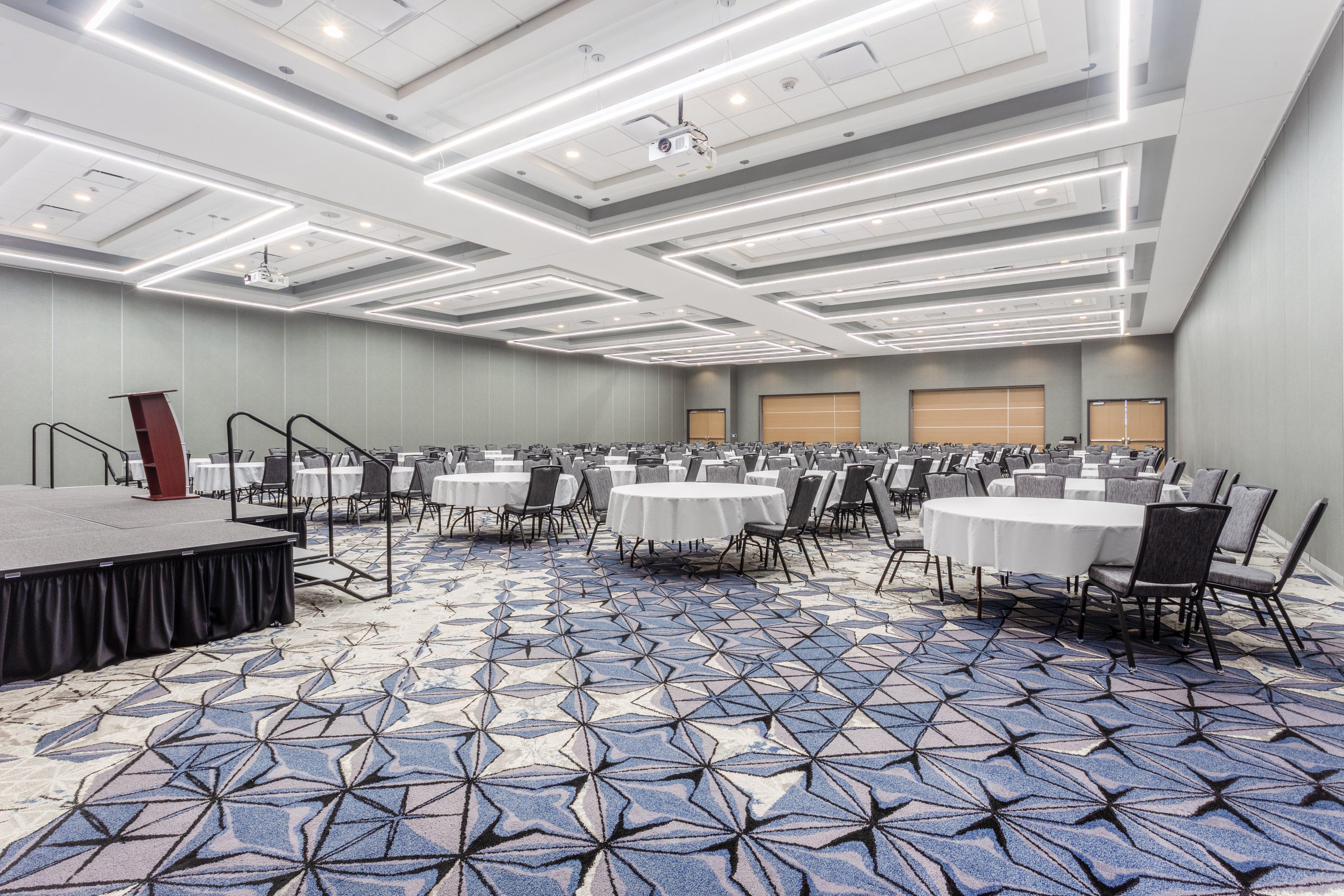 Holiday Inn & Suites Cedar Falls-Waterloo Event Ctr By Ihg Екстериор снимка
