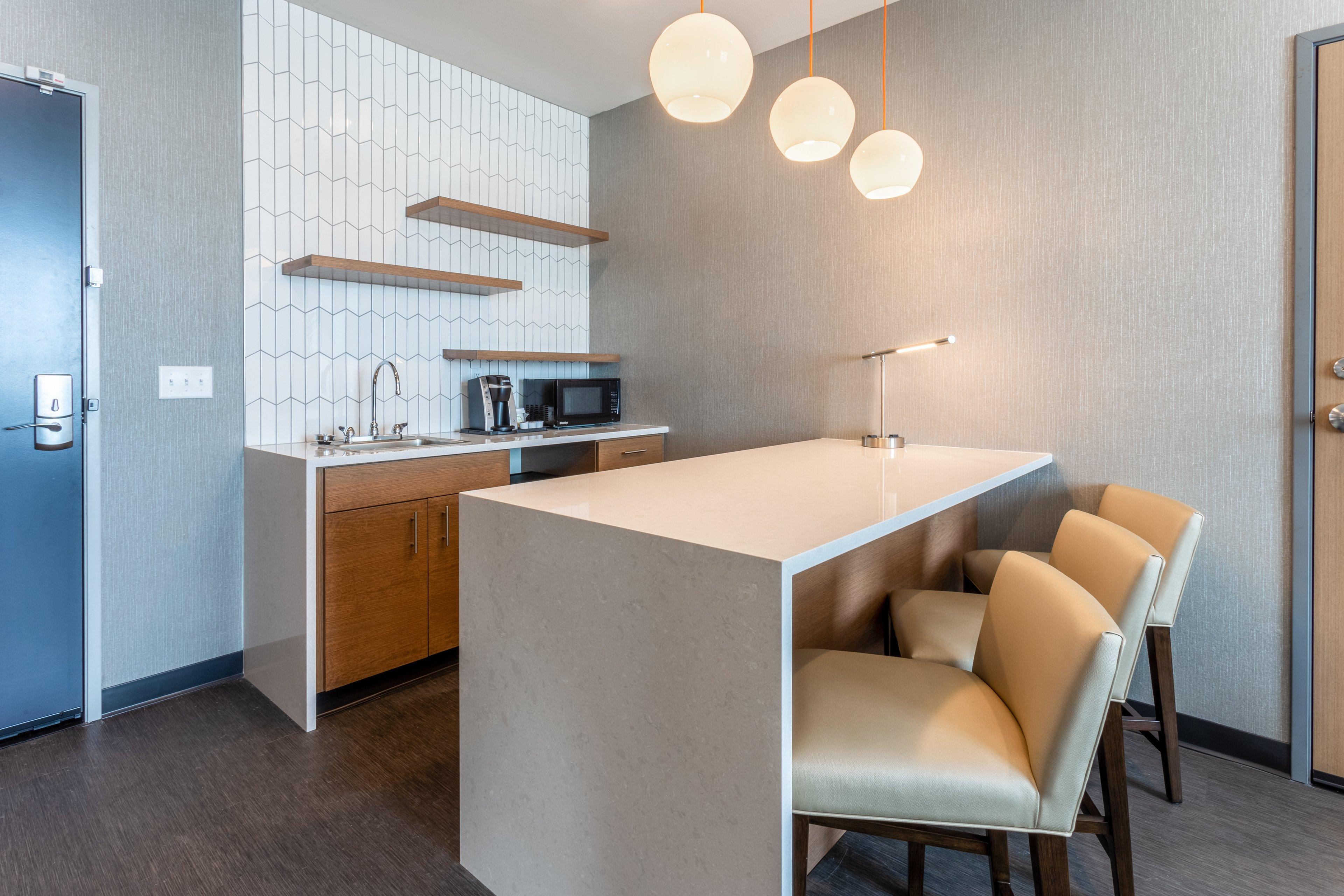 Holiday Inn & Suites Cedar Falls-Waterloo Event Ctr By Ihg Екстериор снимка