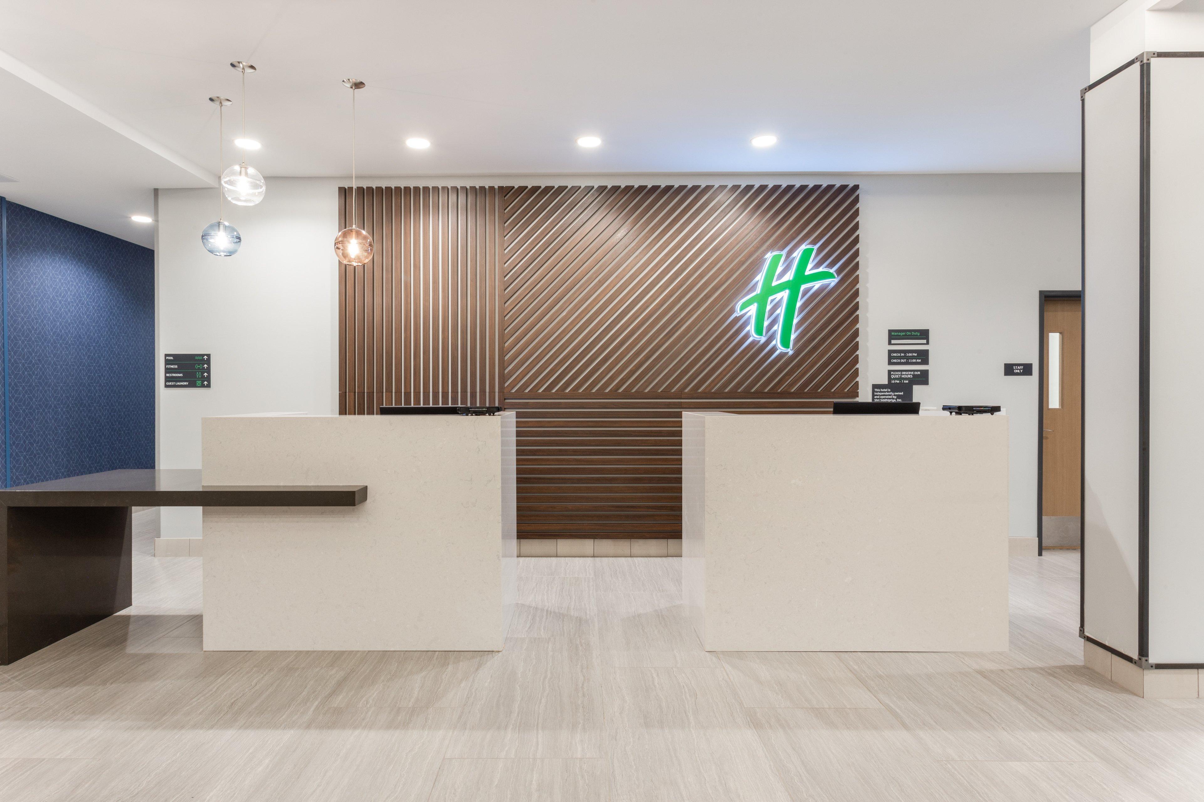 Holiday Inn & Suites Cedar Falls-Waterloo Event Ctr By Ihg Екстериор снимка