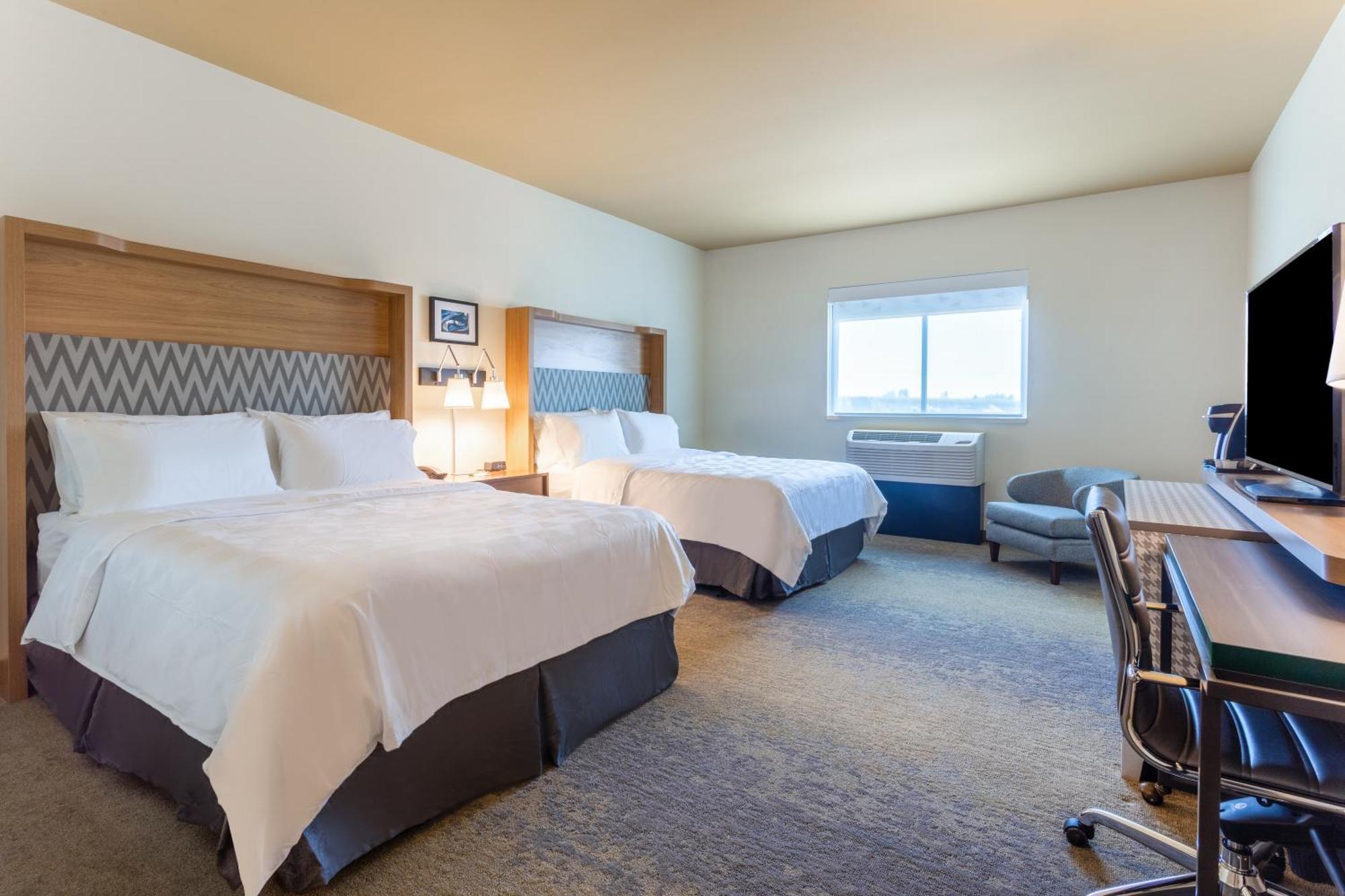 Holiday Inn & Suites Cedar Falls-Waterloo Event Ctr By Ihg Екстериор снимка