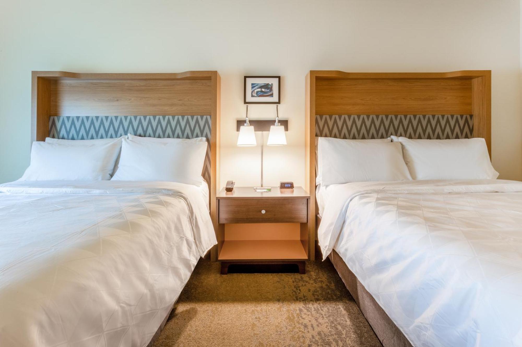 Holiday Inn & Suites Cedar Falls-Waterloo Event Ctr By Ihg Екстериор снимка